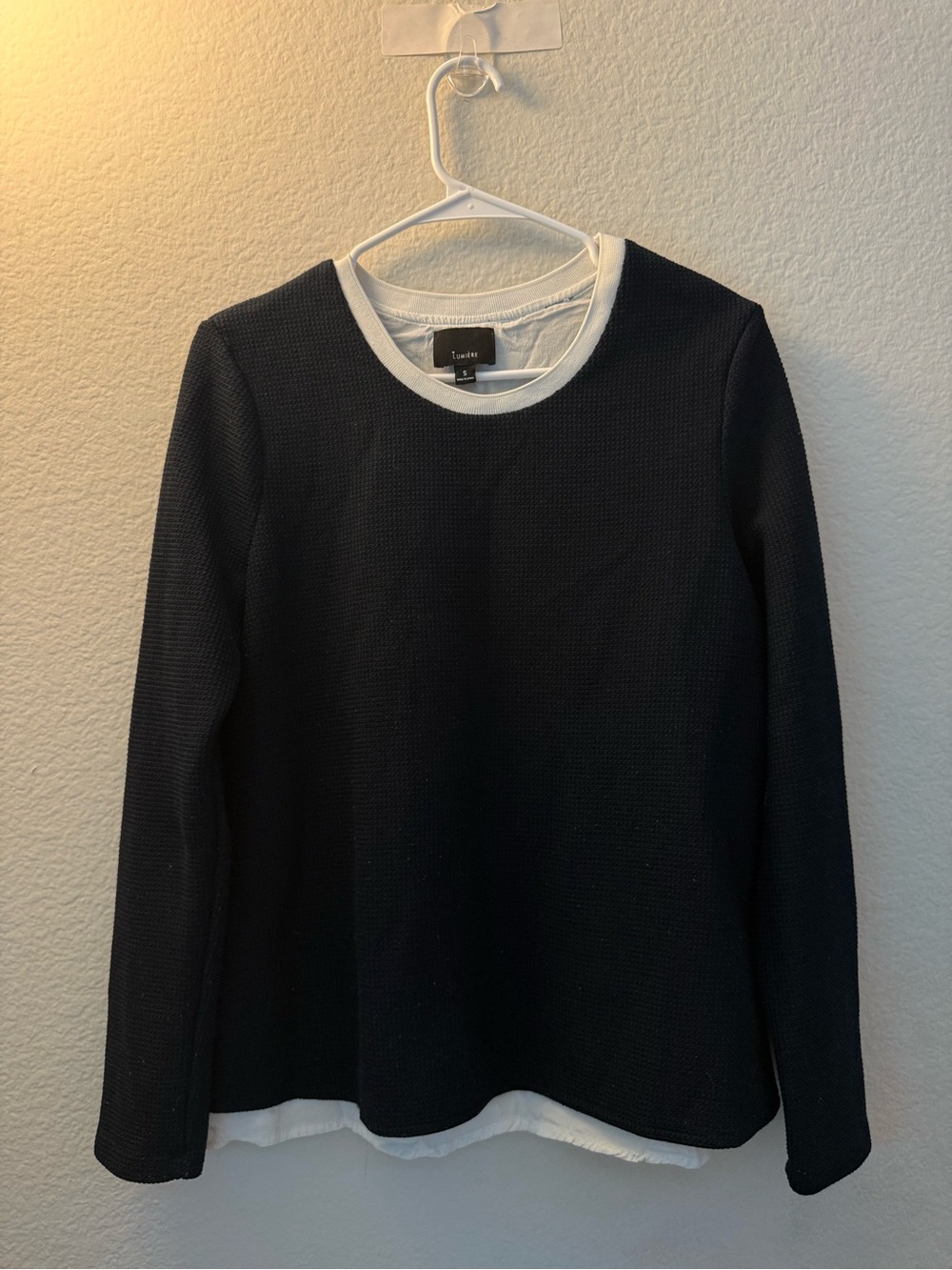 Lumiere Black Long-Sleeve Textured Sweater with White Trim and Back Detail Small